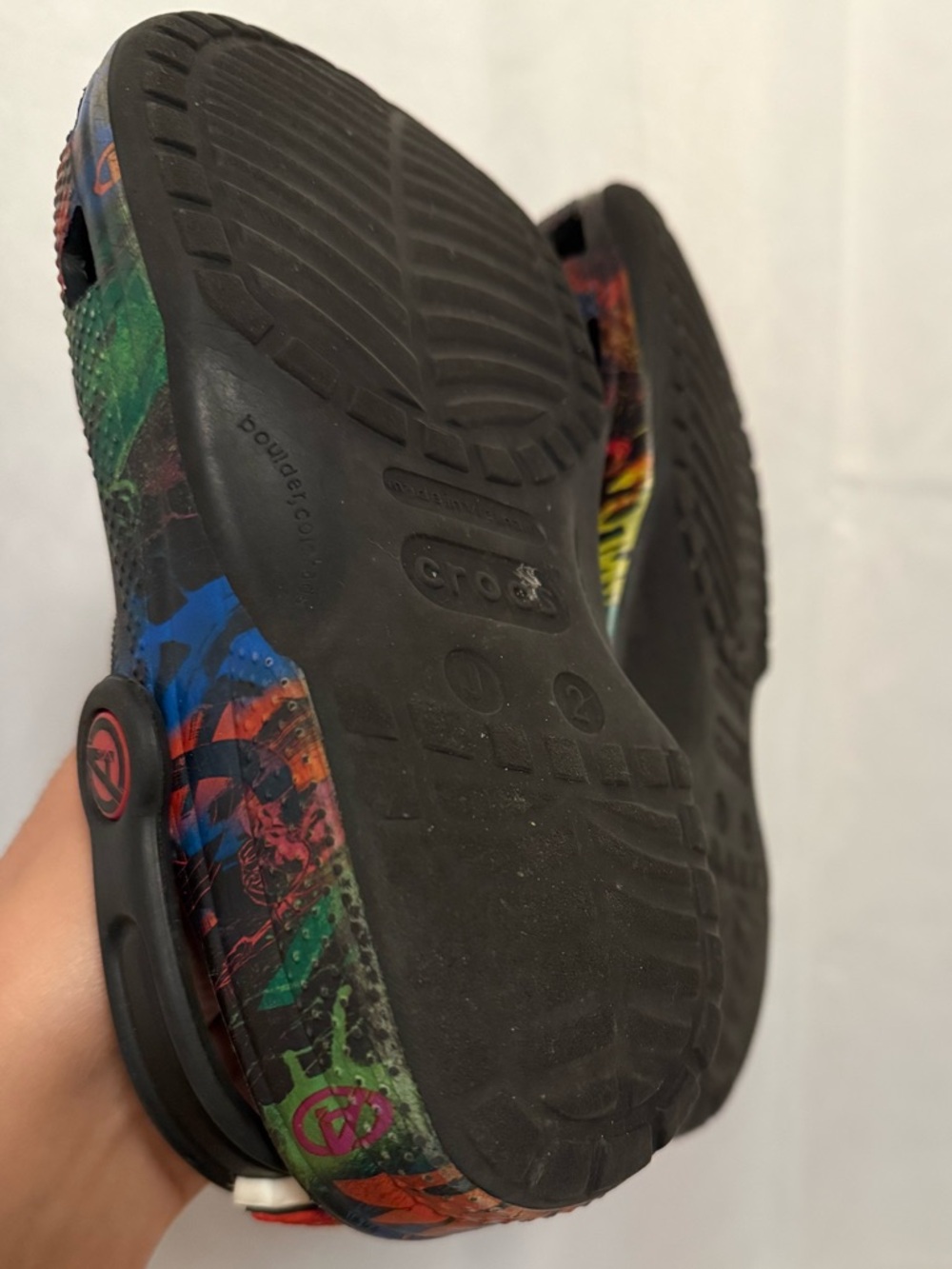 Crocs Kids' Classic Marvel Avengers in black - Picture 5 of 6